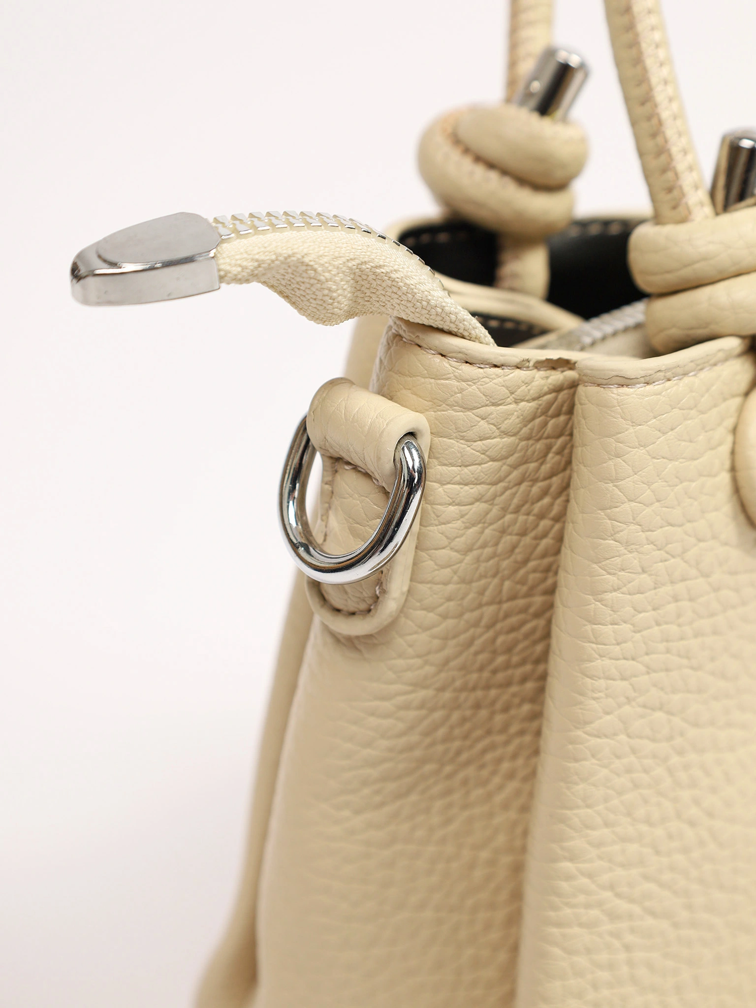 Сумка-тоут с округлыми ручками в ассортименте